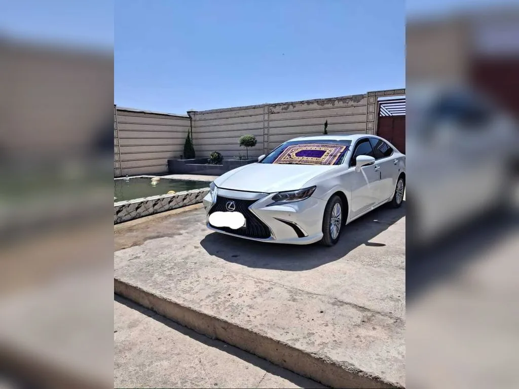 Lexus ES series