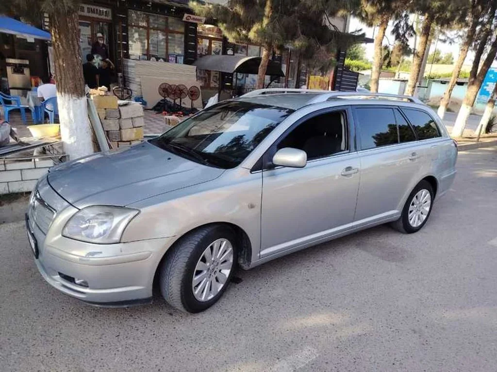 Toyota Avensis Verso