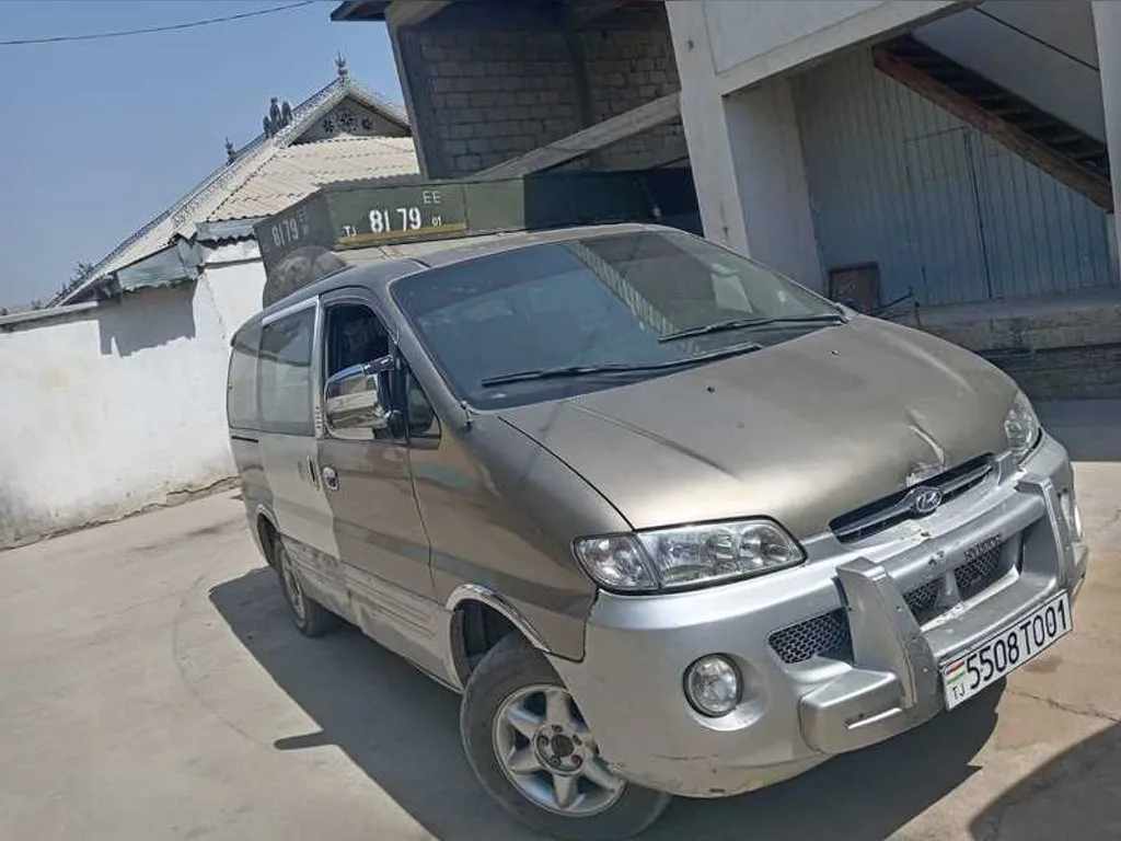 Hyundai Starex