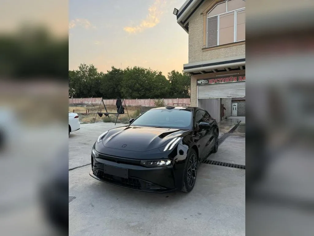 Zeekr 001