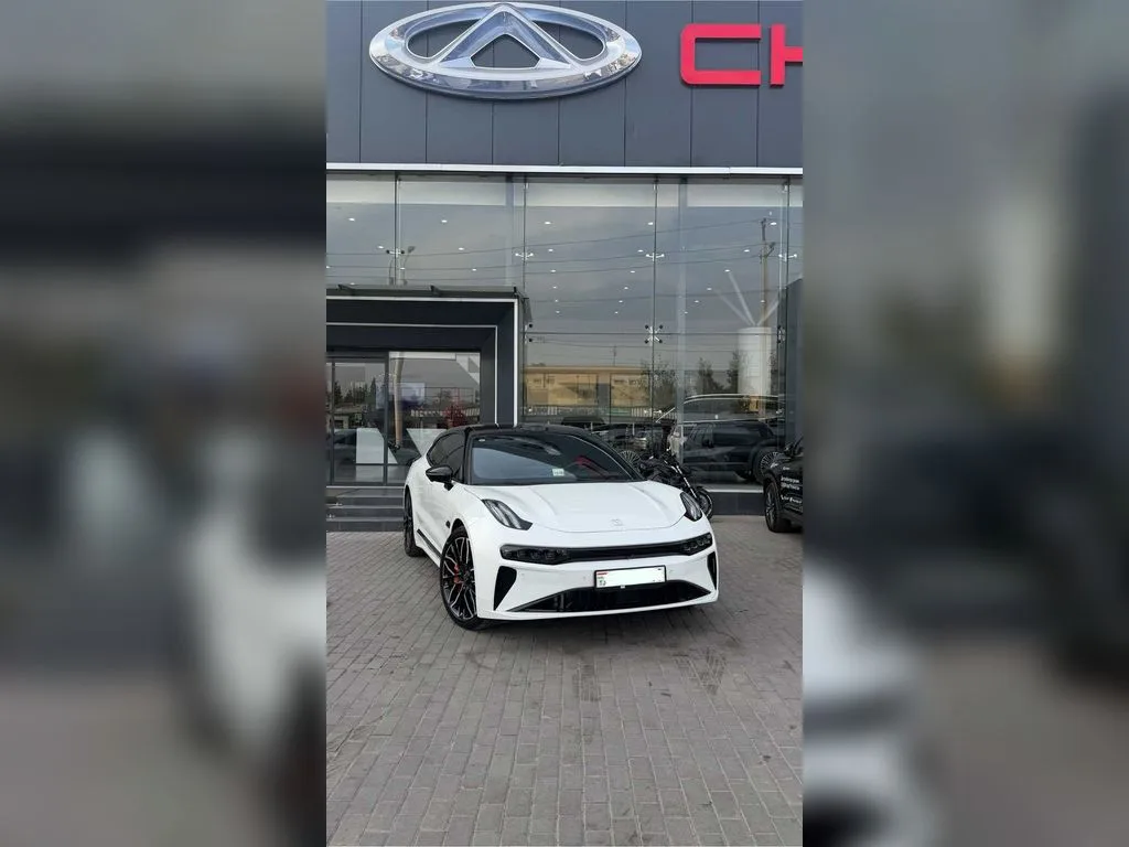 Zeekr 001