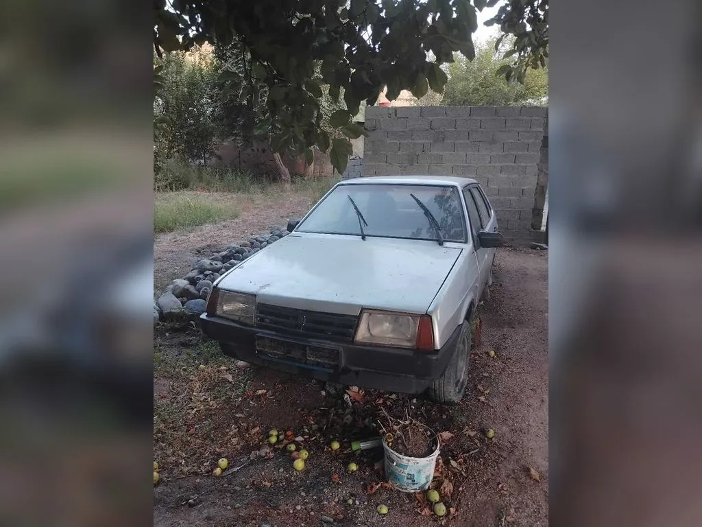 Lada 21099