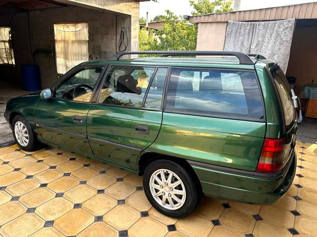 Opel Astra F
