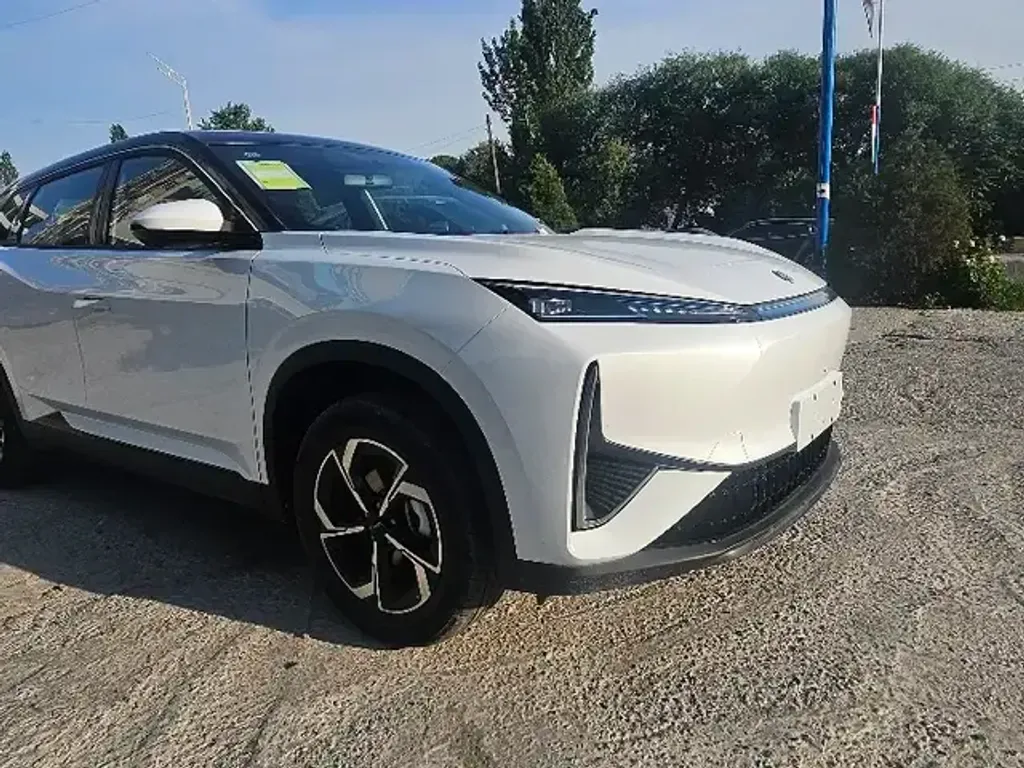 Dongfeng L7
