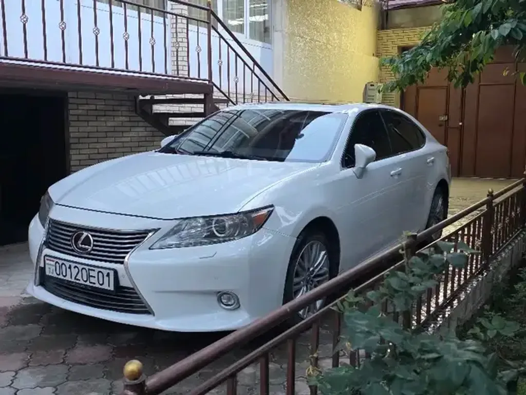Lexus ES