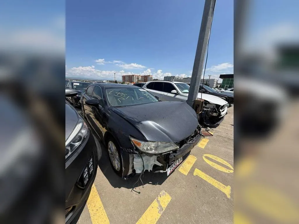 Lexus ES series