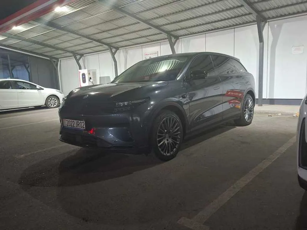 Leapmotor C11