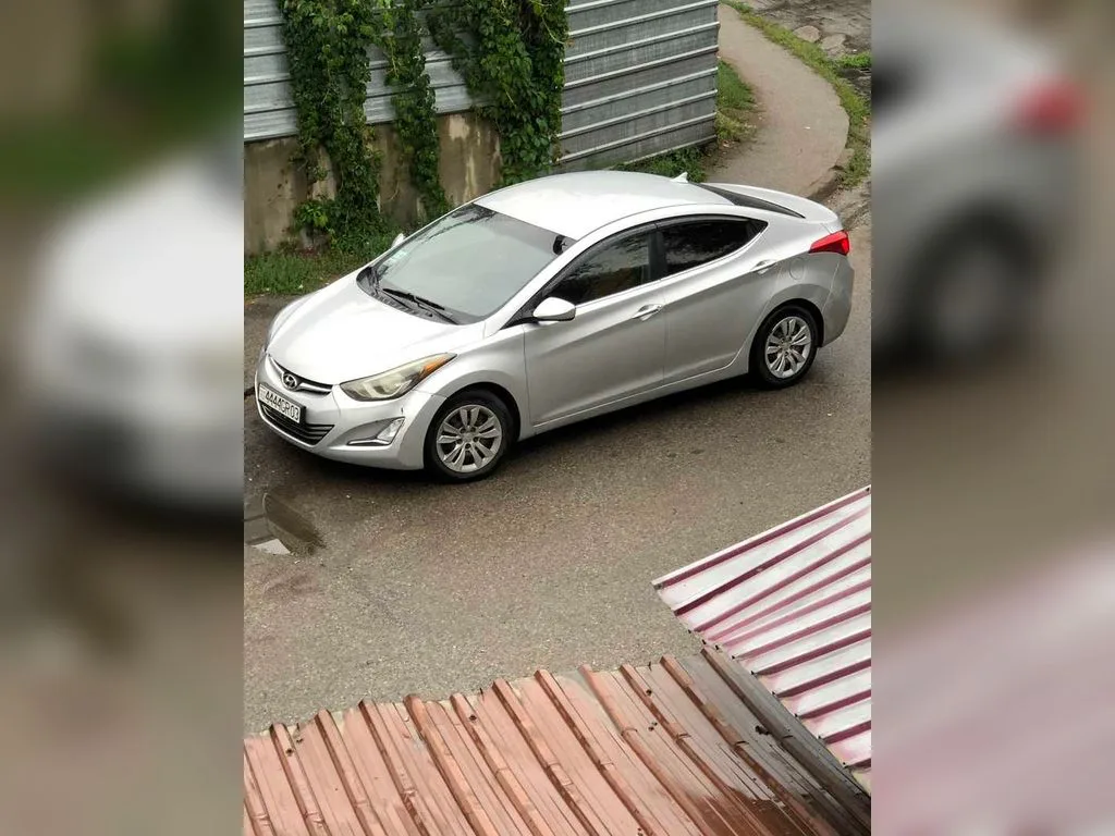 Hyundai Elantra