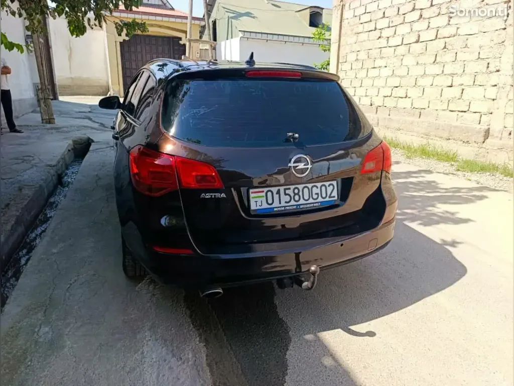 Opel Astra J