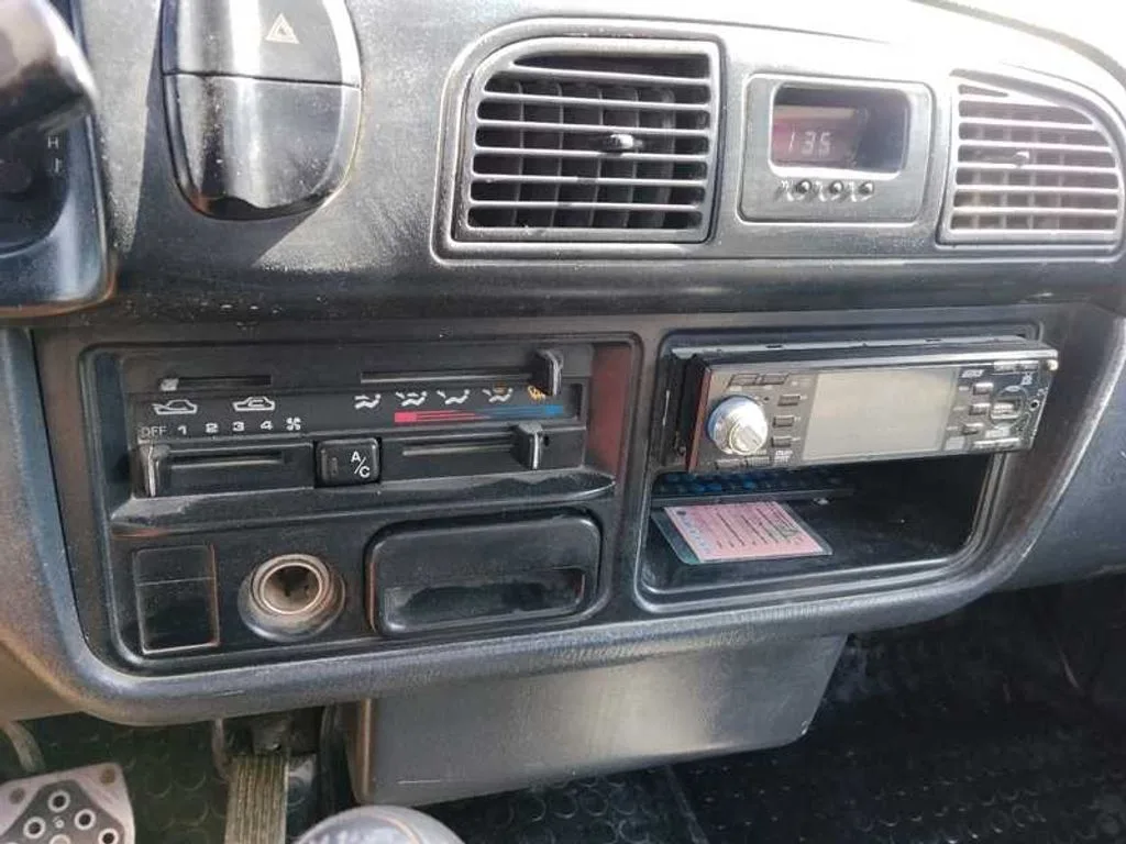 Бортовой автомобиль