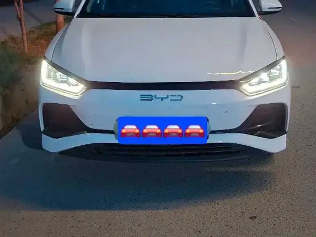 BYD E2