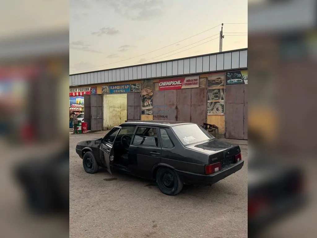 Lada 21099