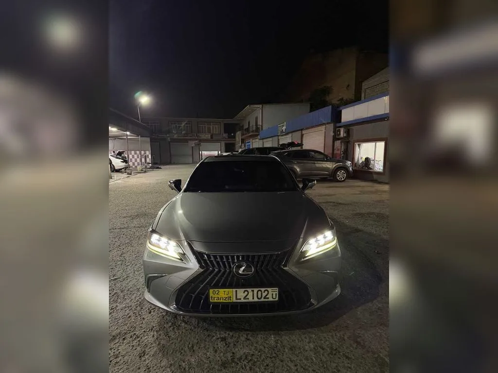 Lexus ES series