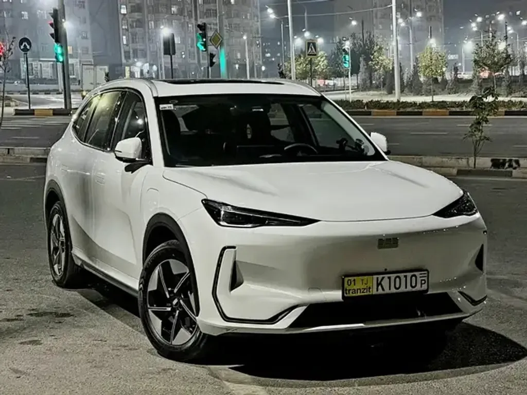 Geely Galaxy E5