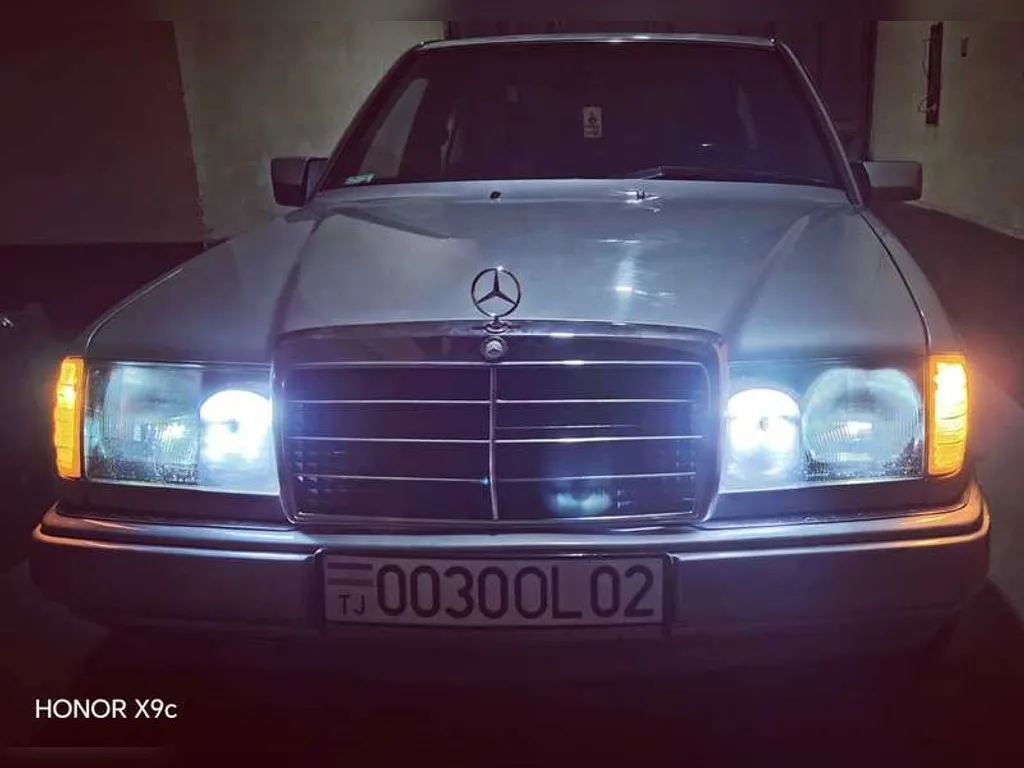 Mercedes-Benz W124
