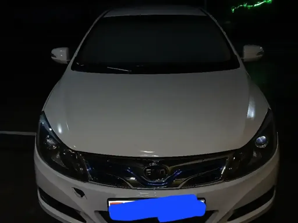 BYD E5