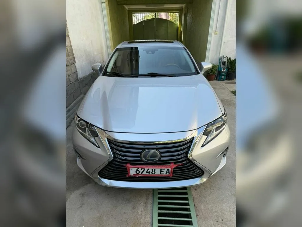 Lexus ES series