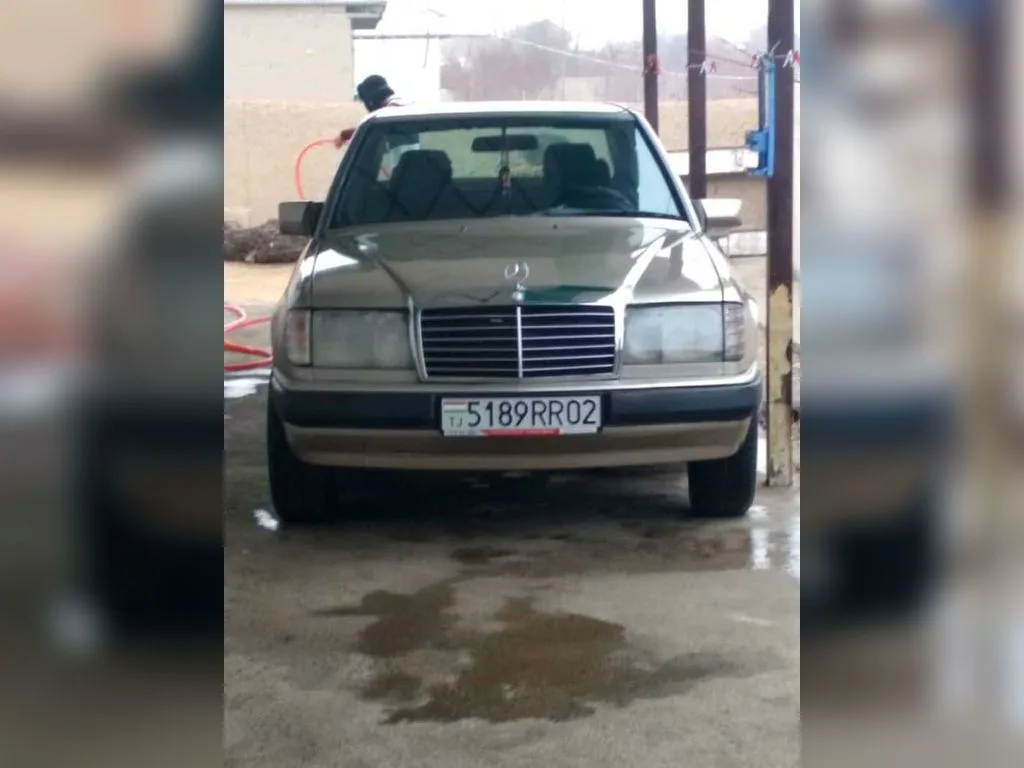 Mercedes-Benz W124