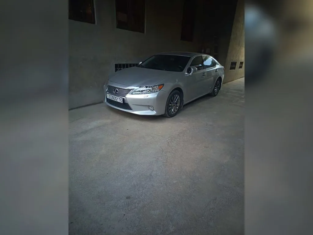 Lexus ES