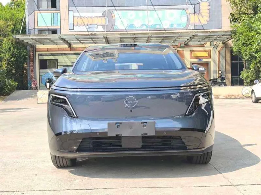 Nissan NX8