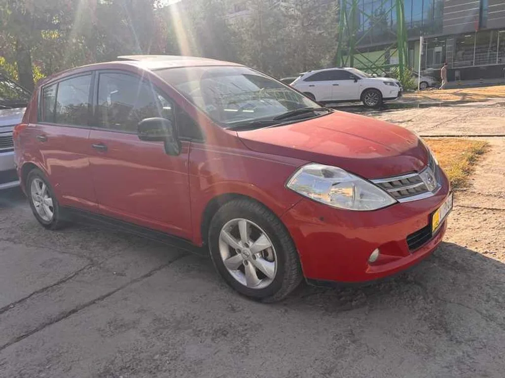 Nissan Tiida