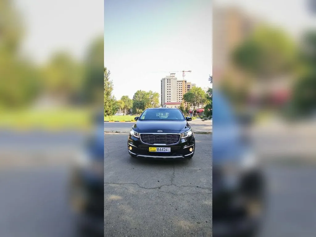 Kia Carnival