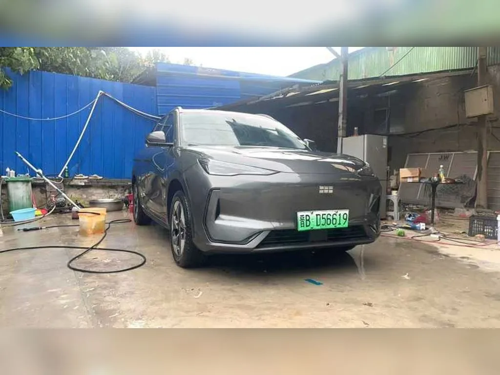 Geely Galaxy E5