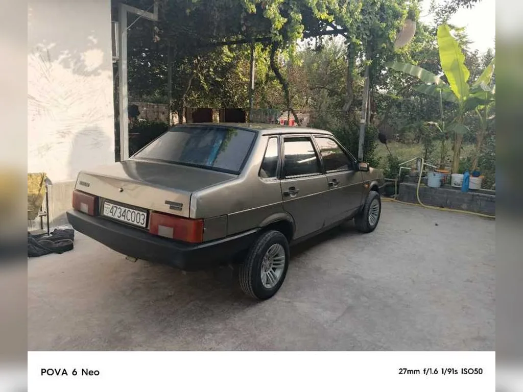 Lada 21099