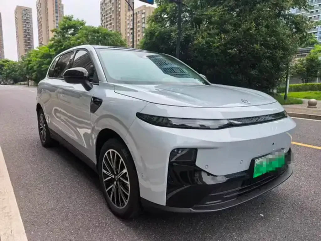 Leapmotor B10