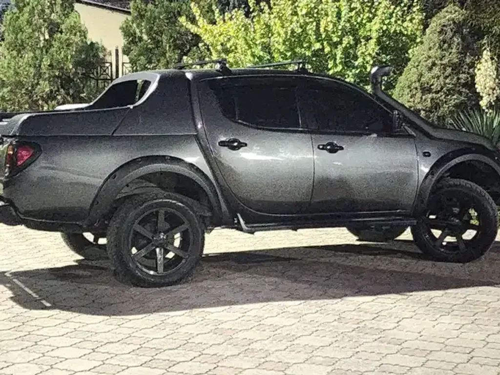 Mitsubishi L200