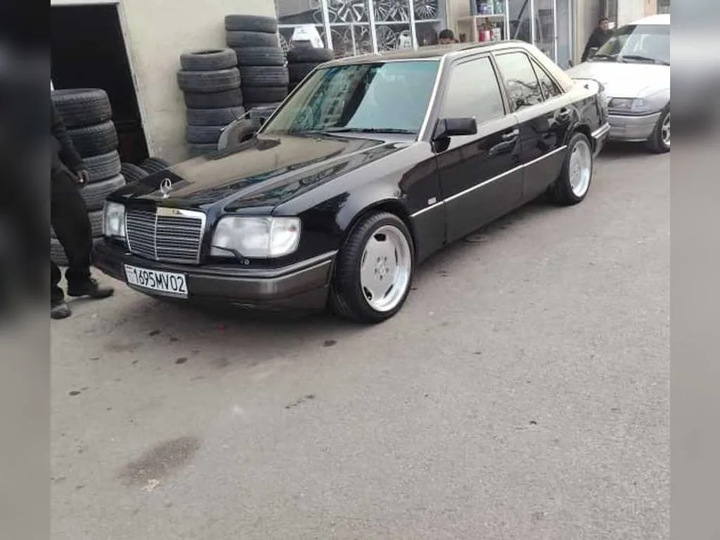Mercedes-Benz W124