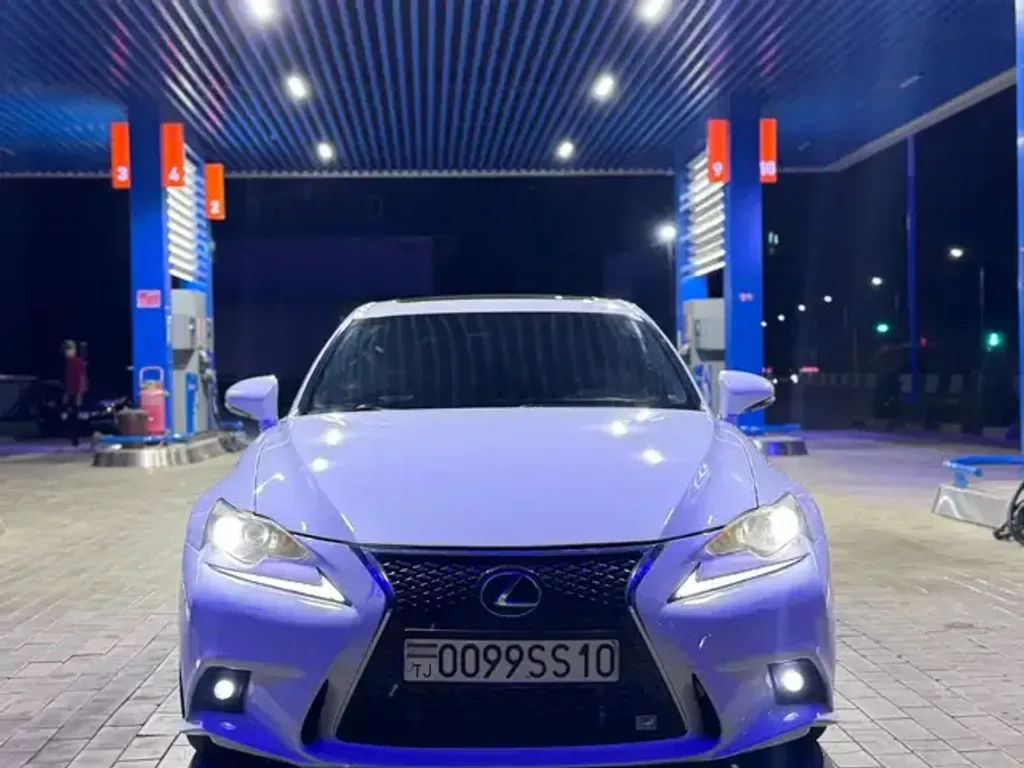 Lexus IS