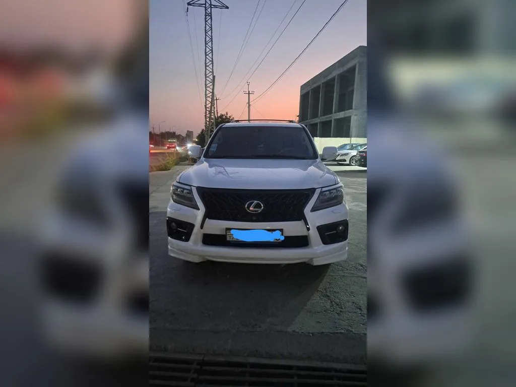 Lexus LX