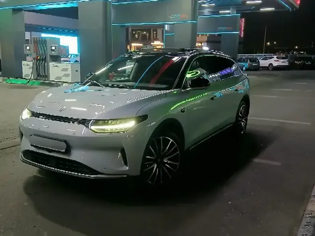 Leapmotor C11