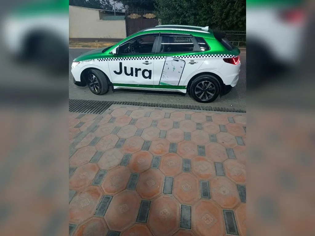 BYD E2