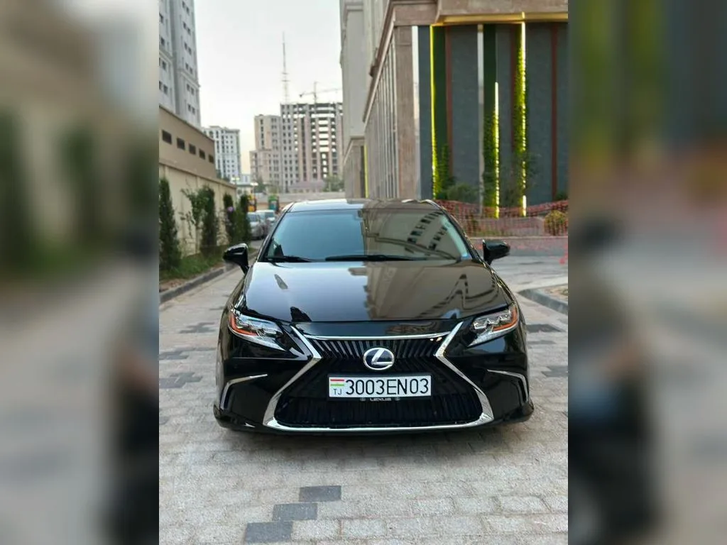 Lexus ES series