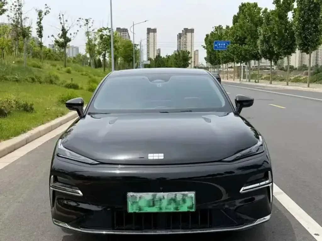 Geely Galaxy E8