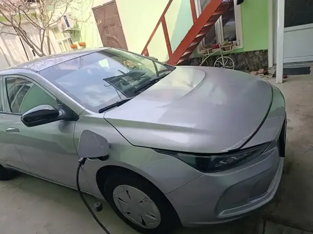 Geely Geometry E