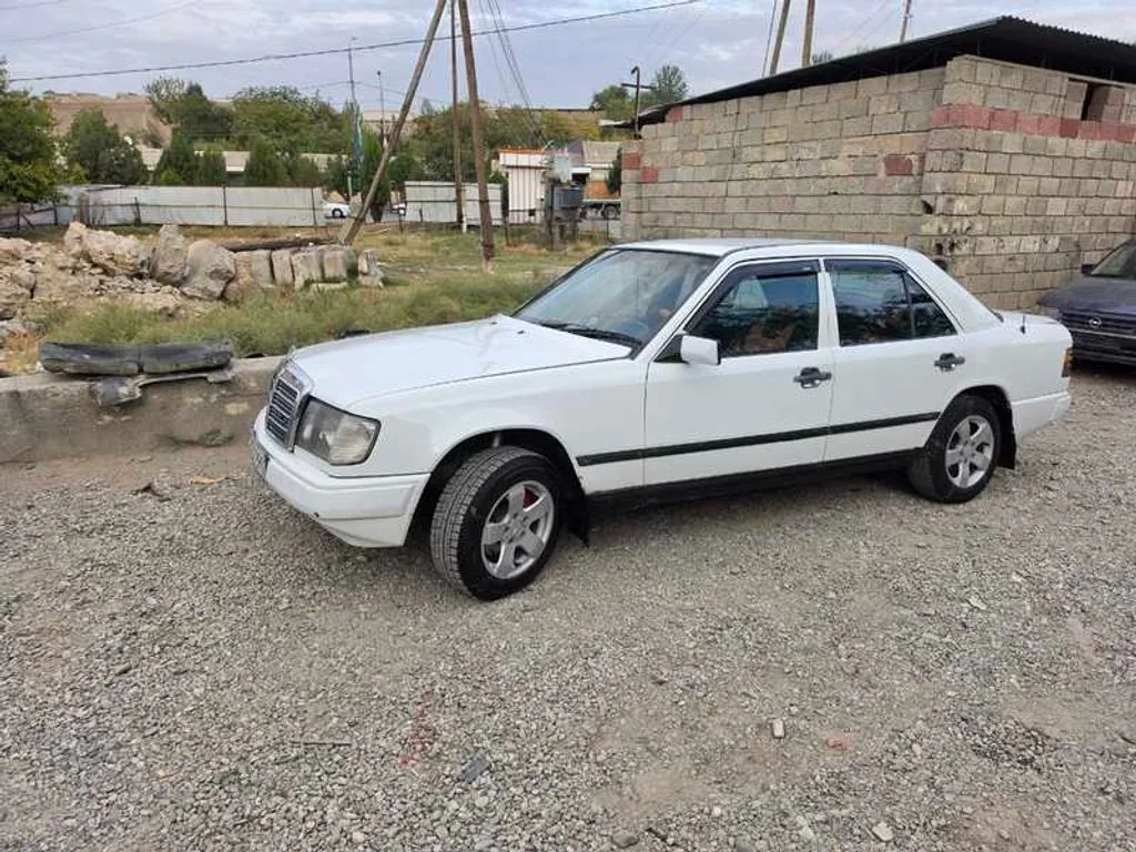 Mercedes-Benz W124