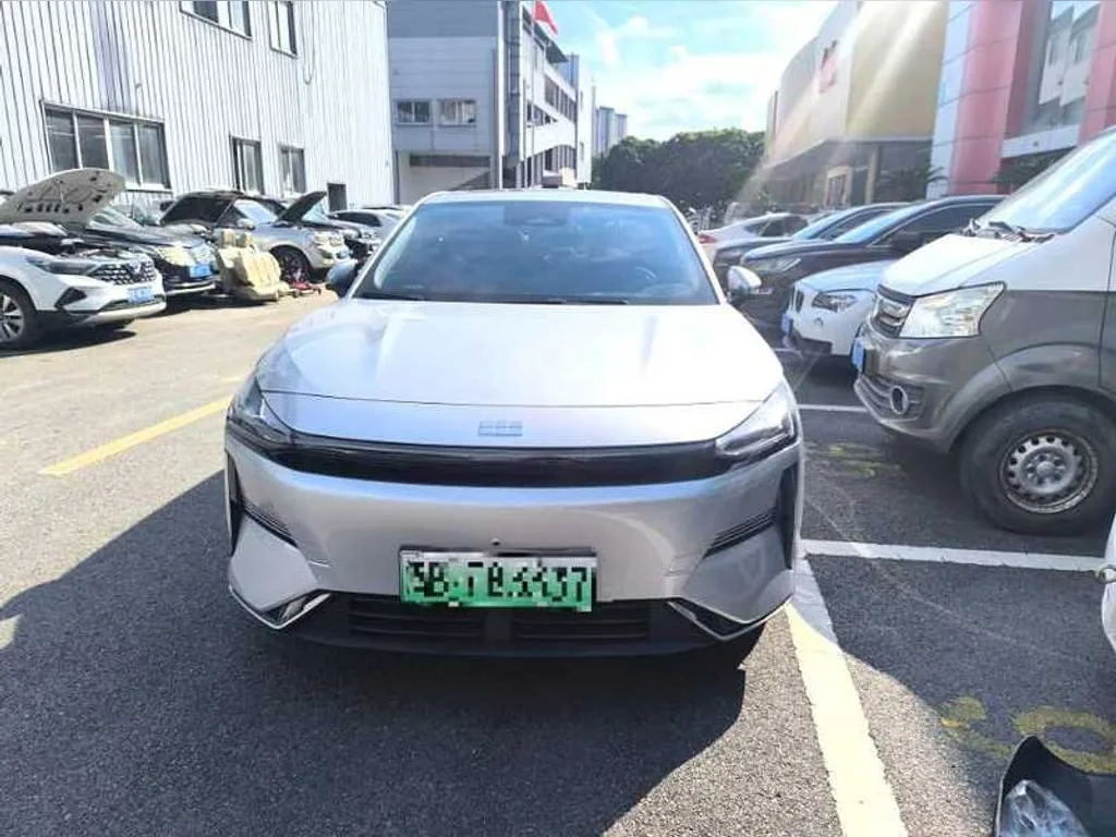 Geely Galaxy L6