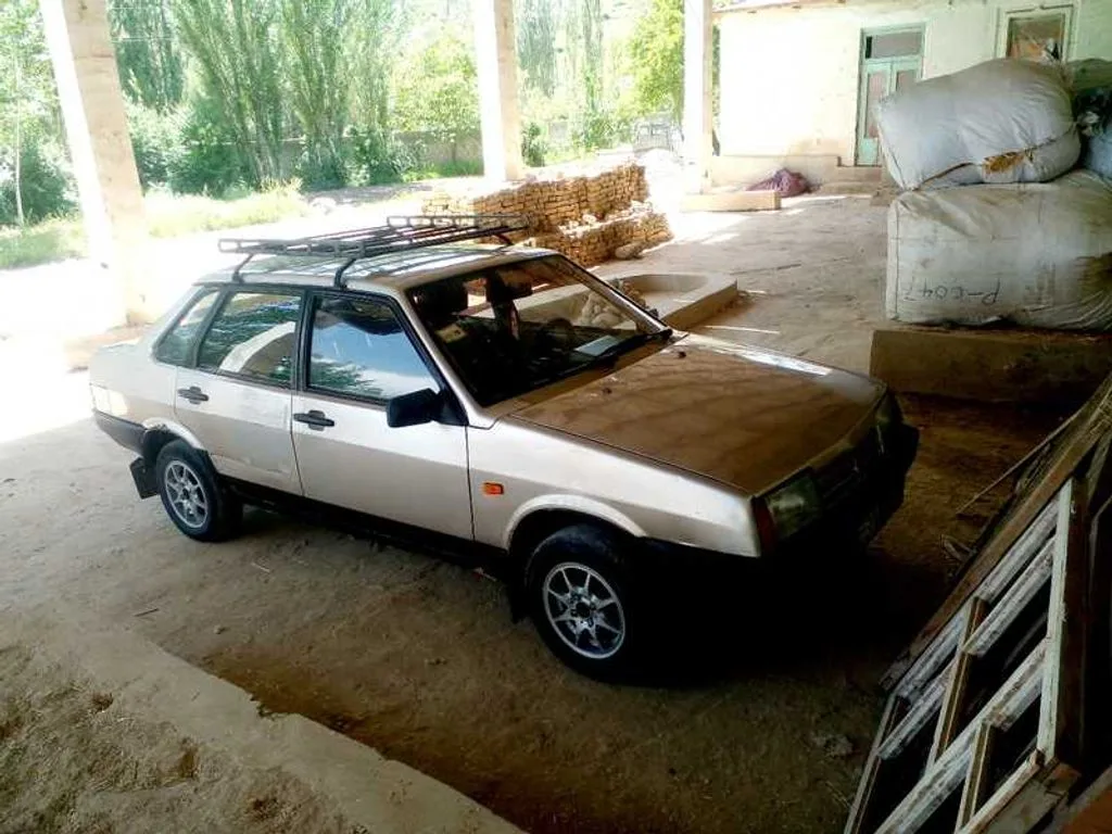 Lada 21099