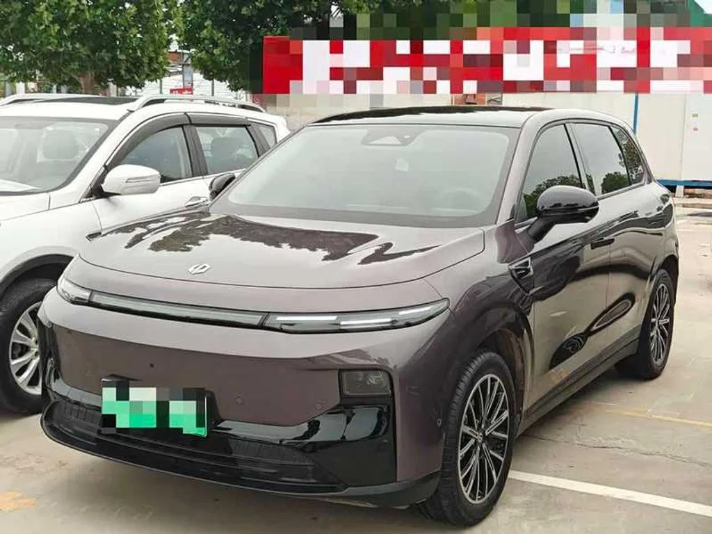 Leapmotor B10