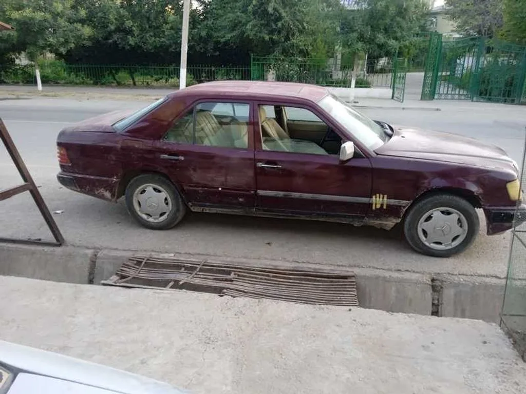 Mercedes-Benz W124