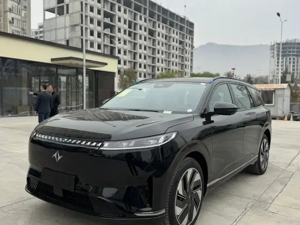 Leapmotor C16