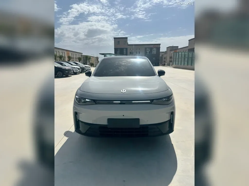Leapmotor C10