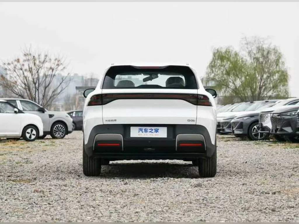 Dongfeng L7