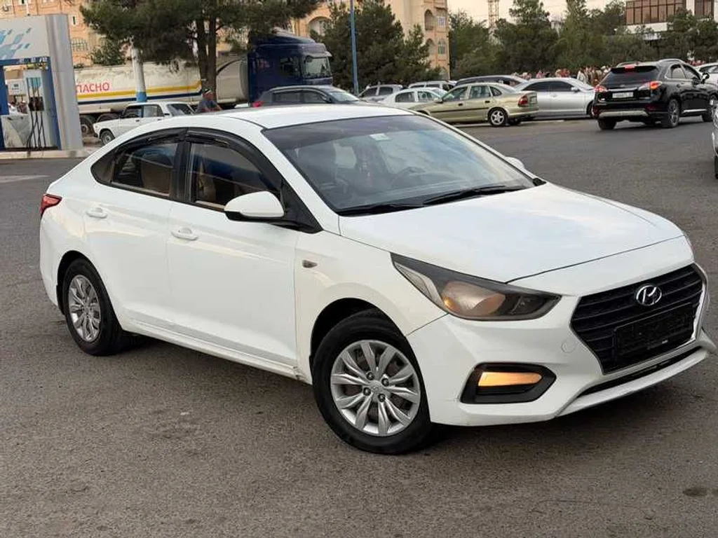 Hyundai Solaris