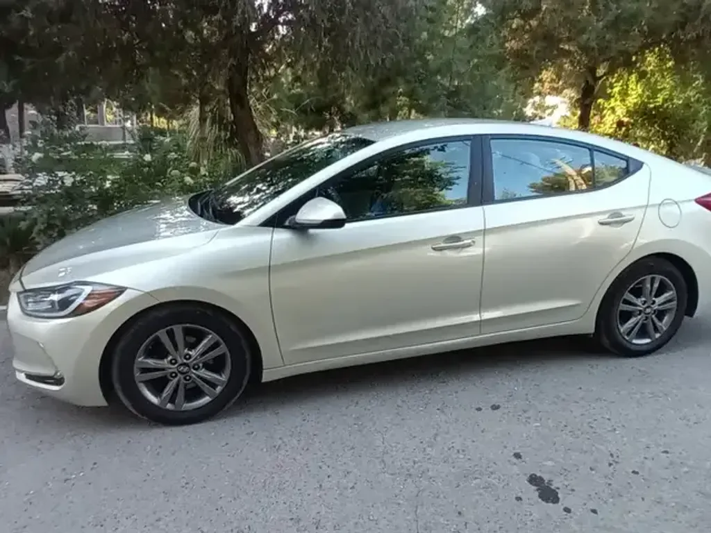 Hyundai Elantra