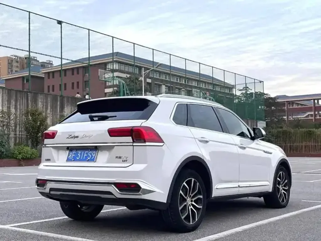 Zotye Domy X7