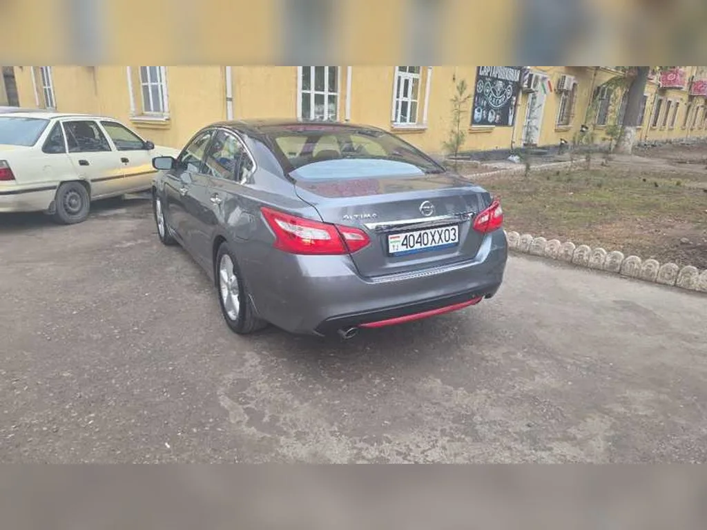 Nissan Altima